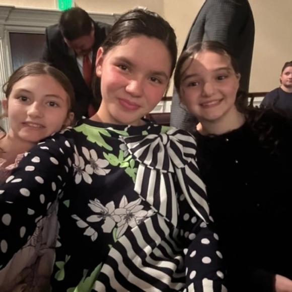 β
olivia kayβ
- Picture 2 of 12